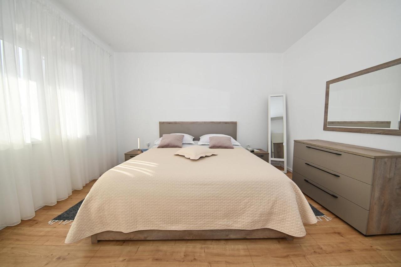 Apartment Irena Posedarje Bagian luar foto